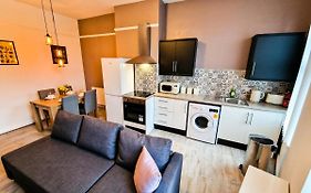 Nice And Comfy 1 Bedroom Apartment!